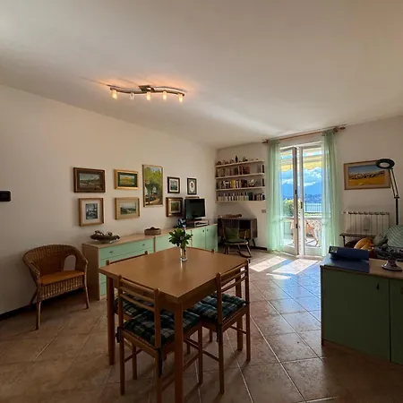Ortensia - Perfect For Couple And Pets Hébergement de vacances Varenna